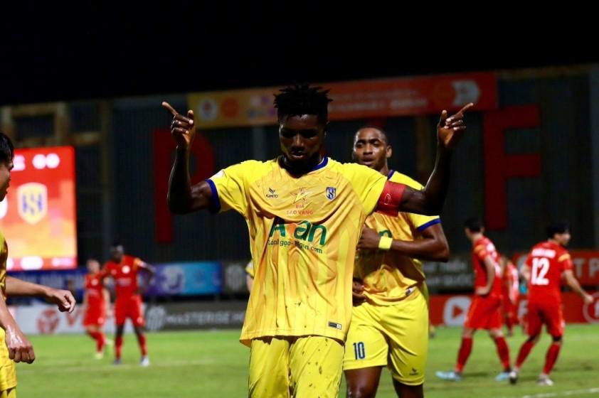 越南媒体：29岁尼日利亚籍球员奥拉哈已经申请入籍越南